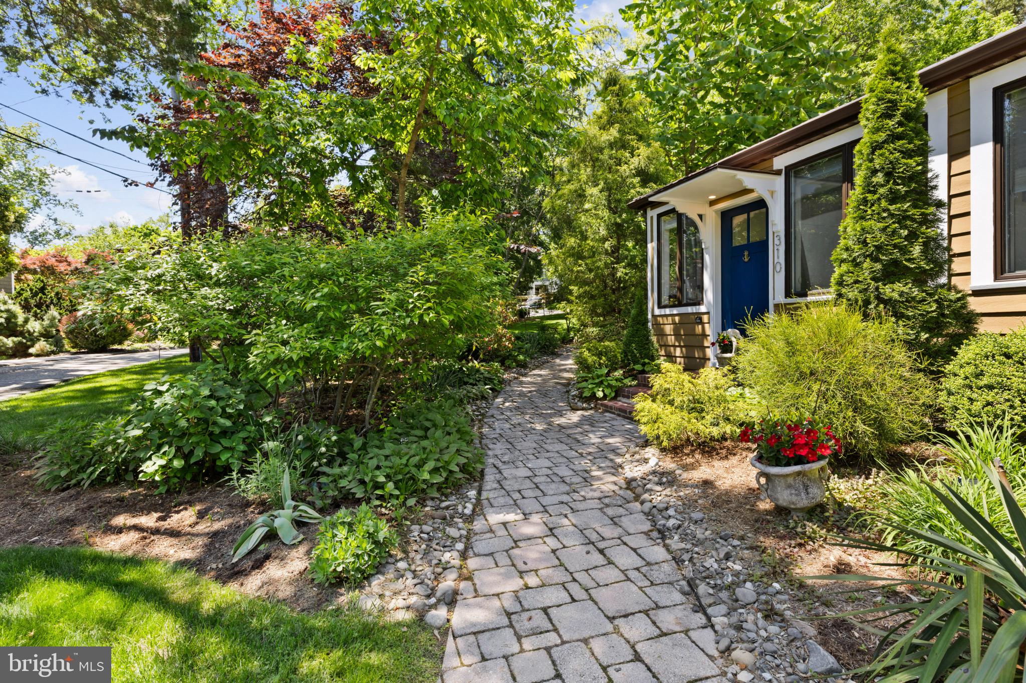 310 Epping Way Annapolis, MD 21401 - Photo 4 of 42 Front walk way