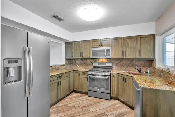 $4,975 | 125 5th Avenue North, Safety Harbor, FL 34695