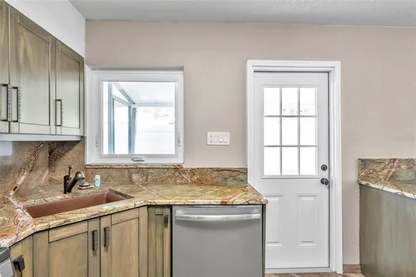 $4,975 | 125 5th Avenue North, Safety Harbor, FL 34695