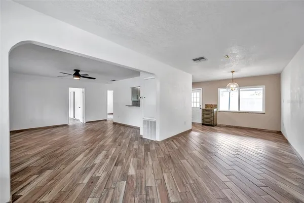 $4,975 | 125 5th Avenue North, Safety Harbor, FL 34695