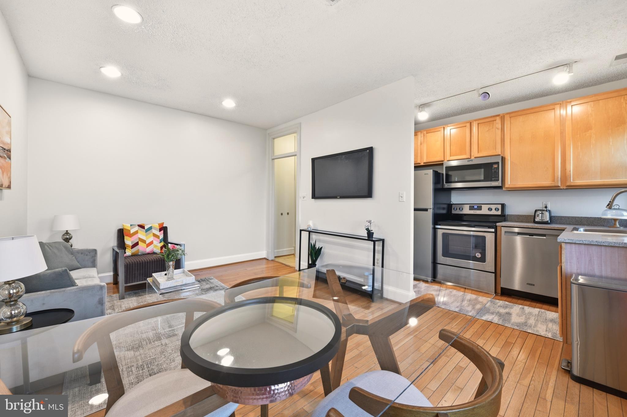 1401 Columbia Road Northwest, Unit 414 Washington, DC 20009 - Photo 12 of 39