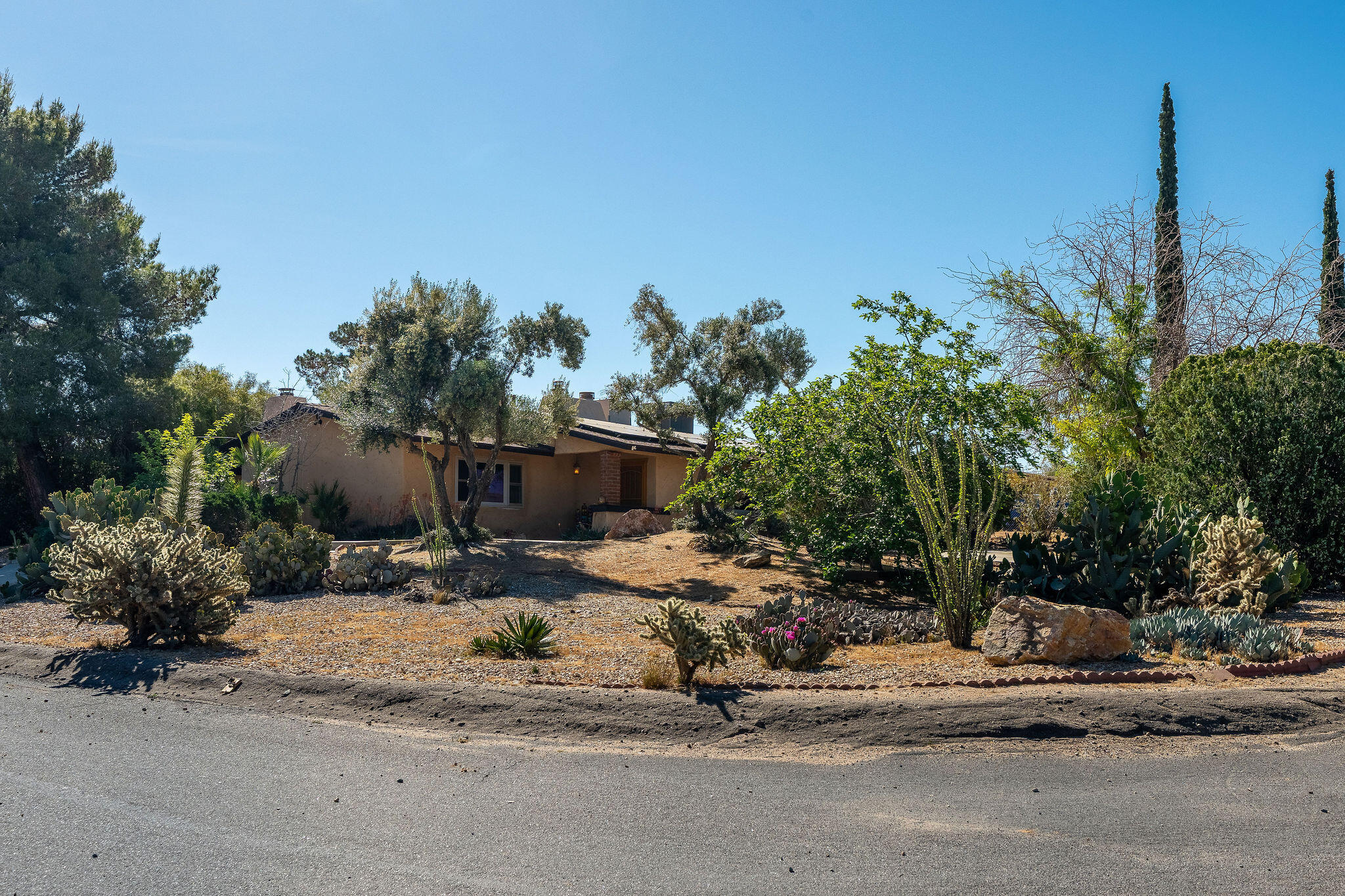 7579 Balsa Avenue Yucca Valley, CA 92284 - Photo 37 of 43 Street View