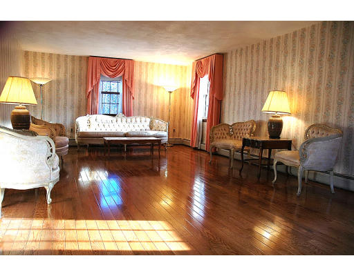 17 Fox Run Road Danvers, MA 01923 - Photo 2 of 7 Gallery Image 2