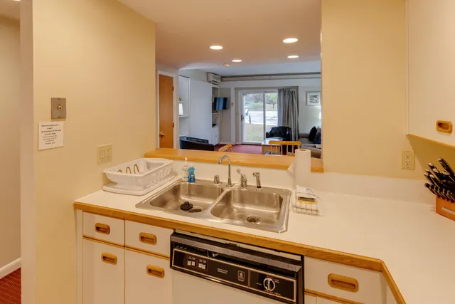 $299,000 | 48 Cooper Memorial Drive, Unit 111, Lincoln, NH 03251