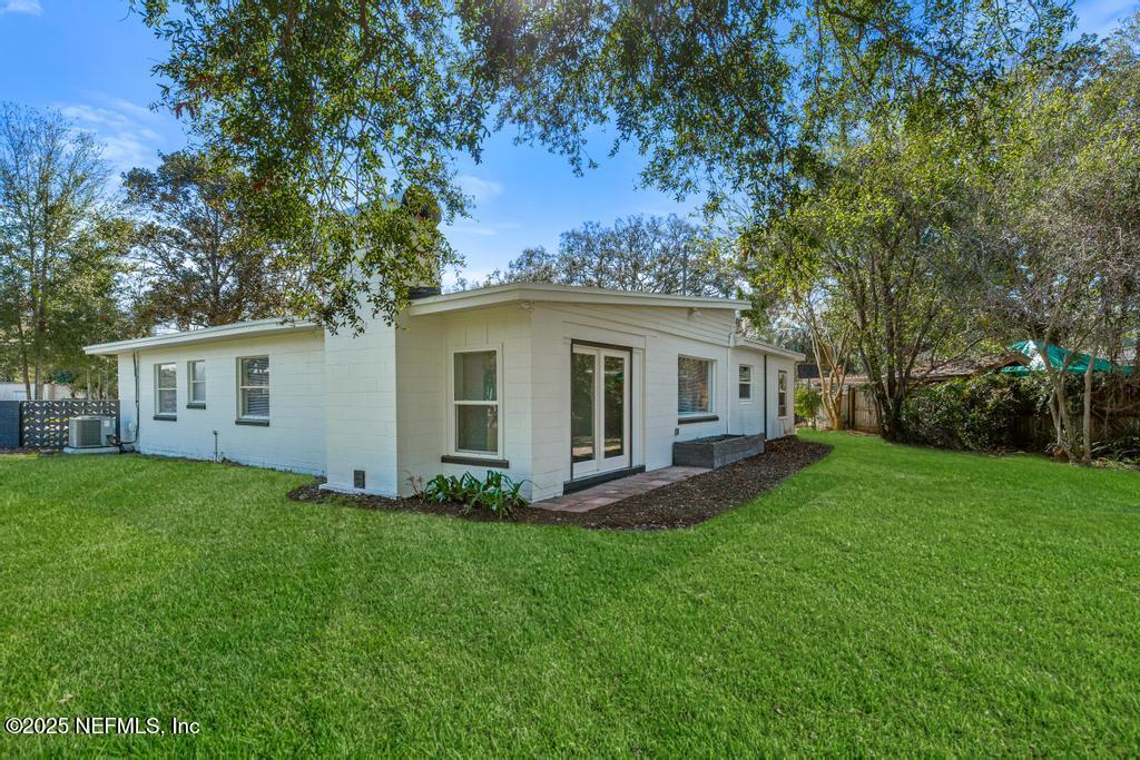7214 Hernando Road Jacksonville, FL 32217 - Photo 21 of 21 a view of a house with backyard and garden