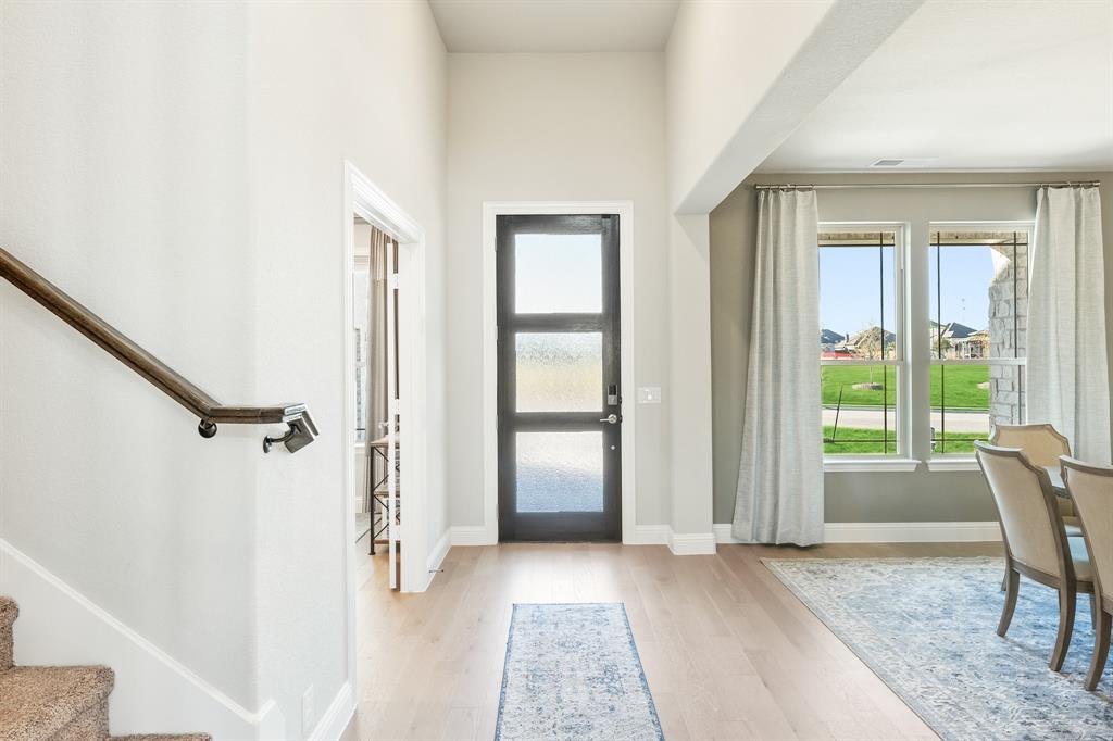 817 Rusty Run Drive Midlothian, TX 76065 - Photo 3 of 40