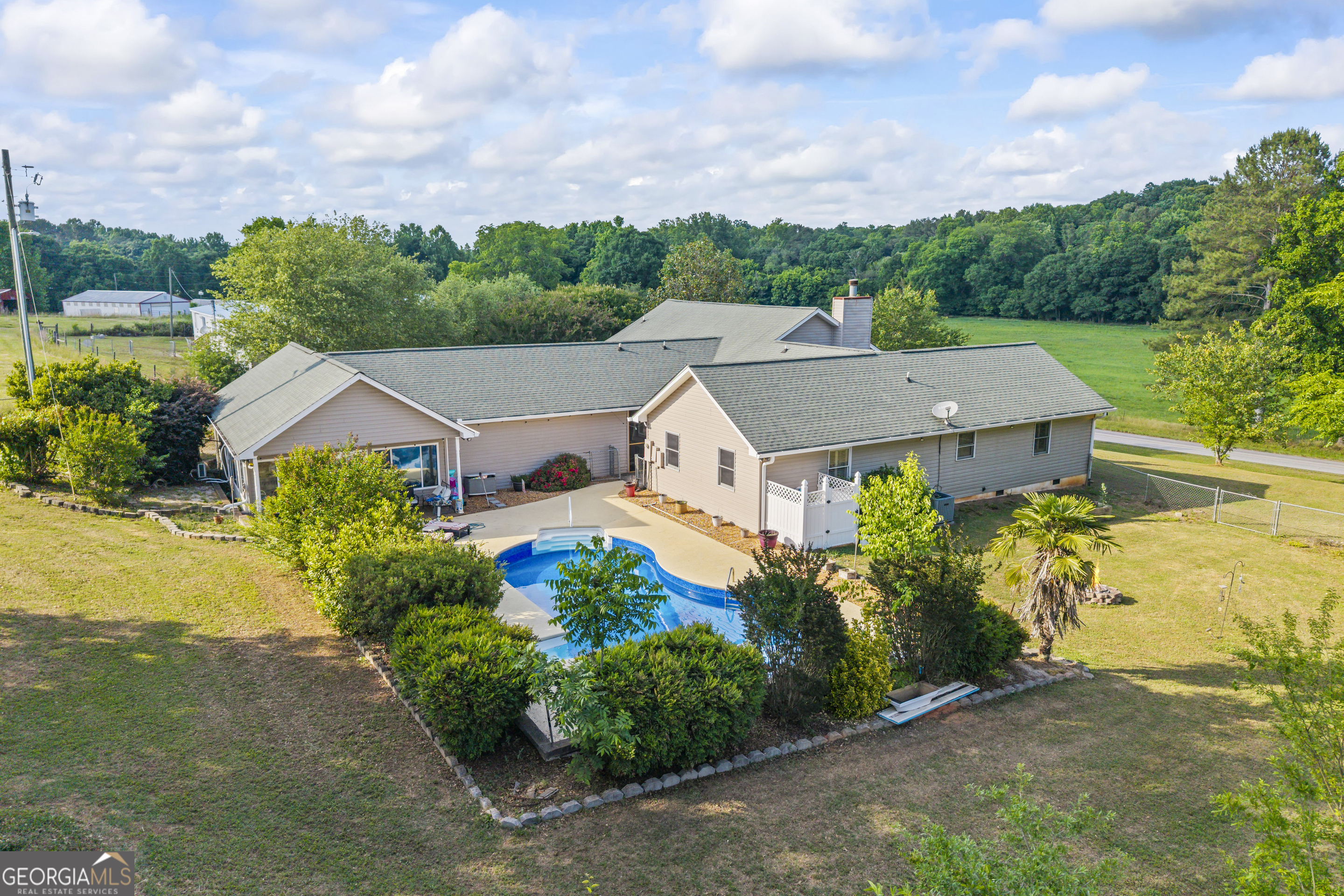 976 Shoal Creek Road Lavonia, GA 30553 - Photo 7 of 48