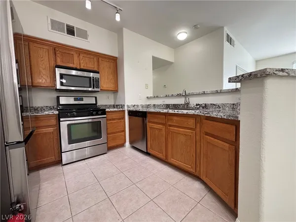 $2,000 | 50 Aura De Blanco Street, Unit 13102, Henderson, NV 89074