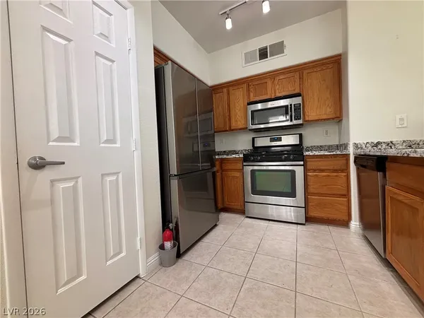 $2,000 | 50 Aura De Blanco Street, Unit 13102, Henderson, NV 89074