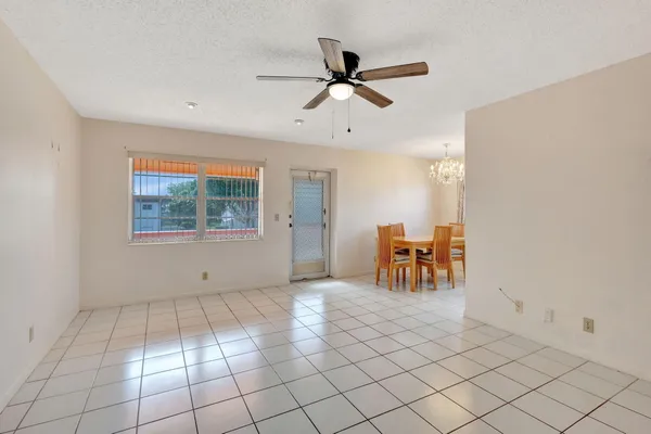 $1,400 | 332 Sheffield North, West Palm Beach, FL 33417