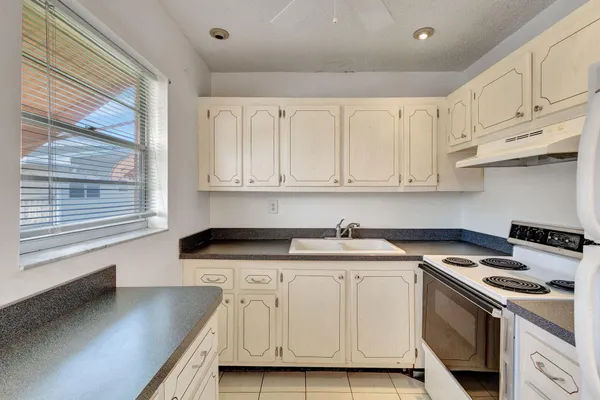 $1,400 | 332 Sheffield North, West Palm Beach, FL 33417