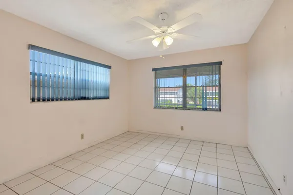 $1,400 | 332 Sheffield North, West Palm Beach, FL 33417