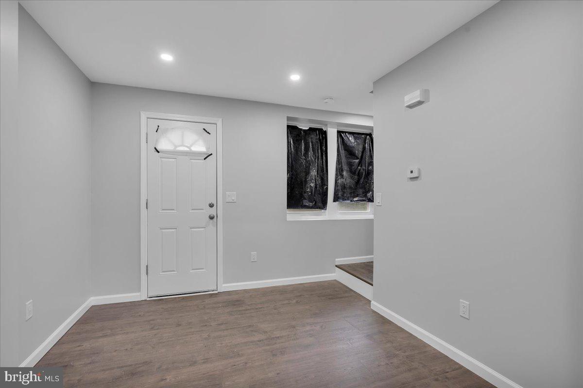 1065 Ironside Road Camden, NJ 08104 - Photo 5 of 24