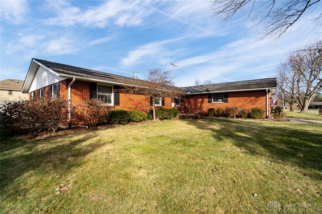 2333 Springmill Road Dayton, OH 45440 - Photo 3 of 49 Gallery Image 3