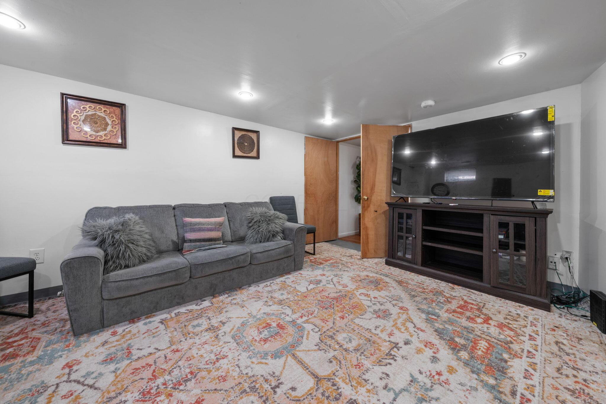 3111 Briar Ridge Road Columbus, OH 43232 - Photo 29 of 38 35-web-or-mls-DSC04362