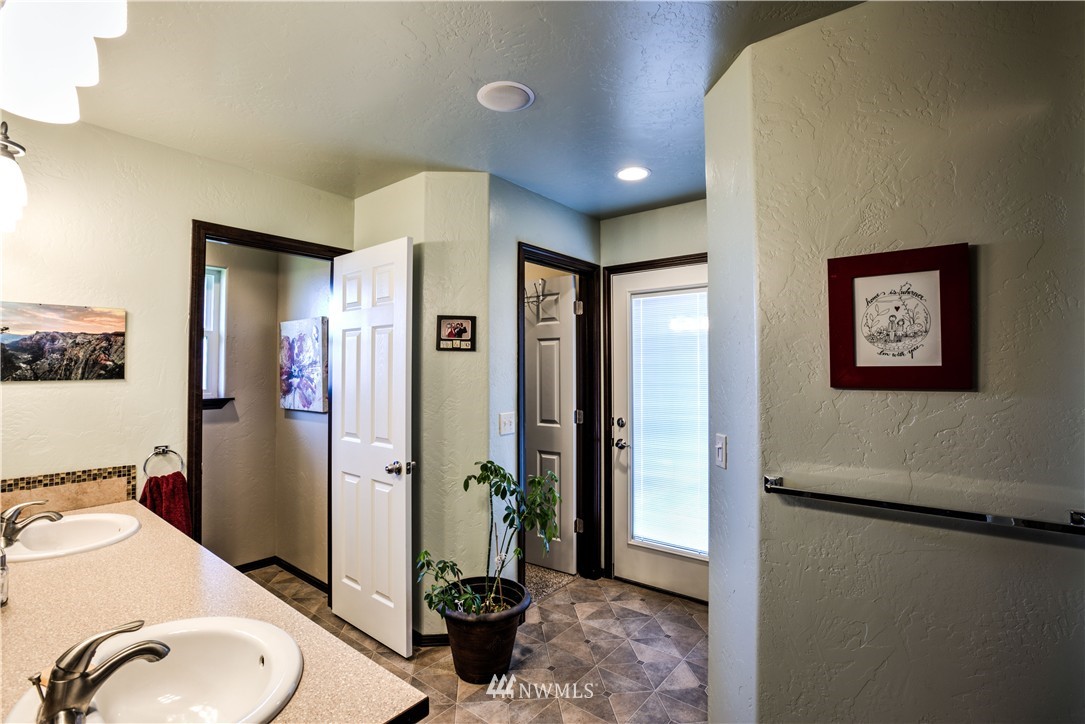 1003 Crest Loop Entiat, WA 98822 - Photo 11 of 25 Gallery Image 11