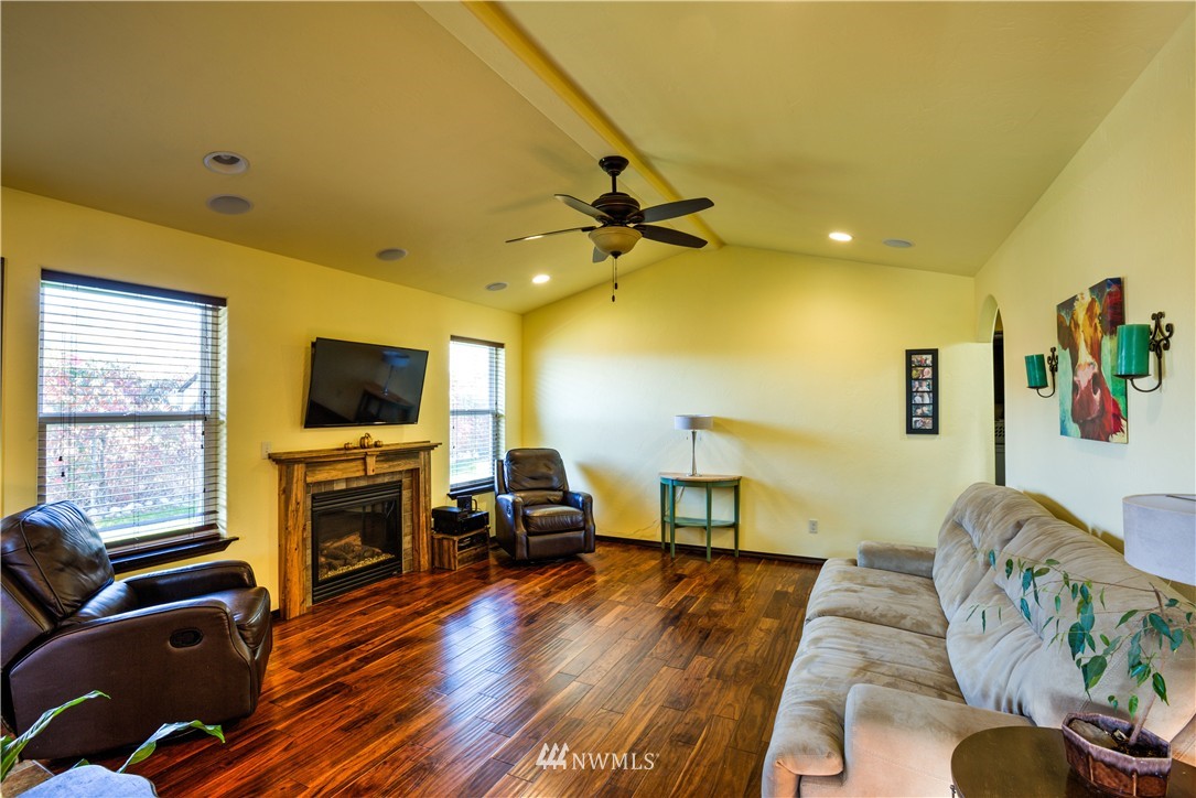 1003 Crest Loop Entiat, WA 98822 - Photo 8 of 25 Gallery Image 8
