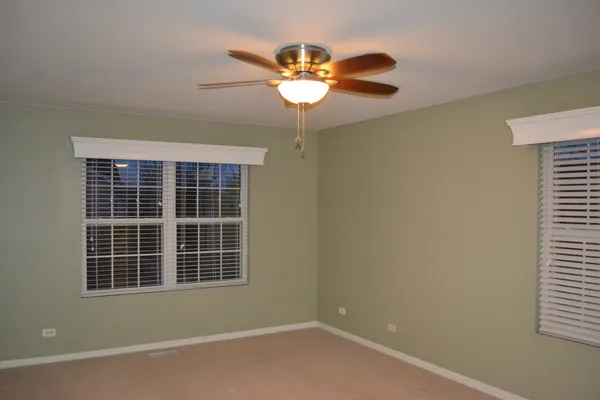 $2,400 | 161 Springbrook Trail South, Oswego, IL 60543
