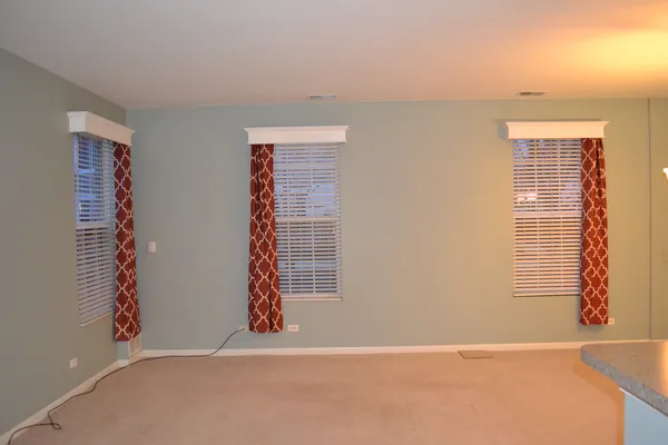 $2,400 | 161 Springbrook Trail South, Oswego, IL 60543