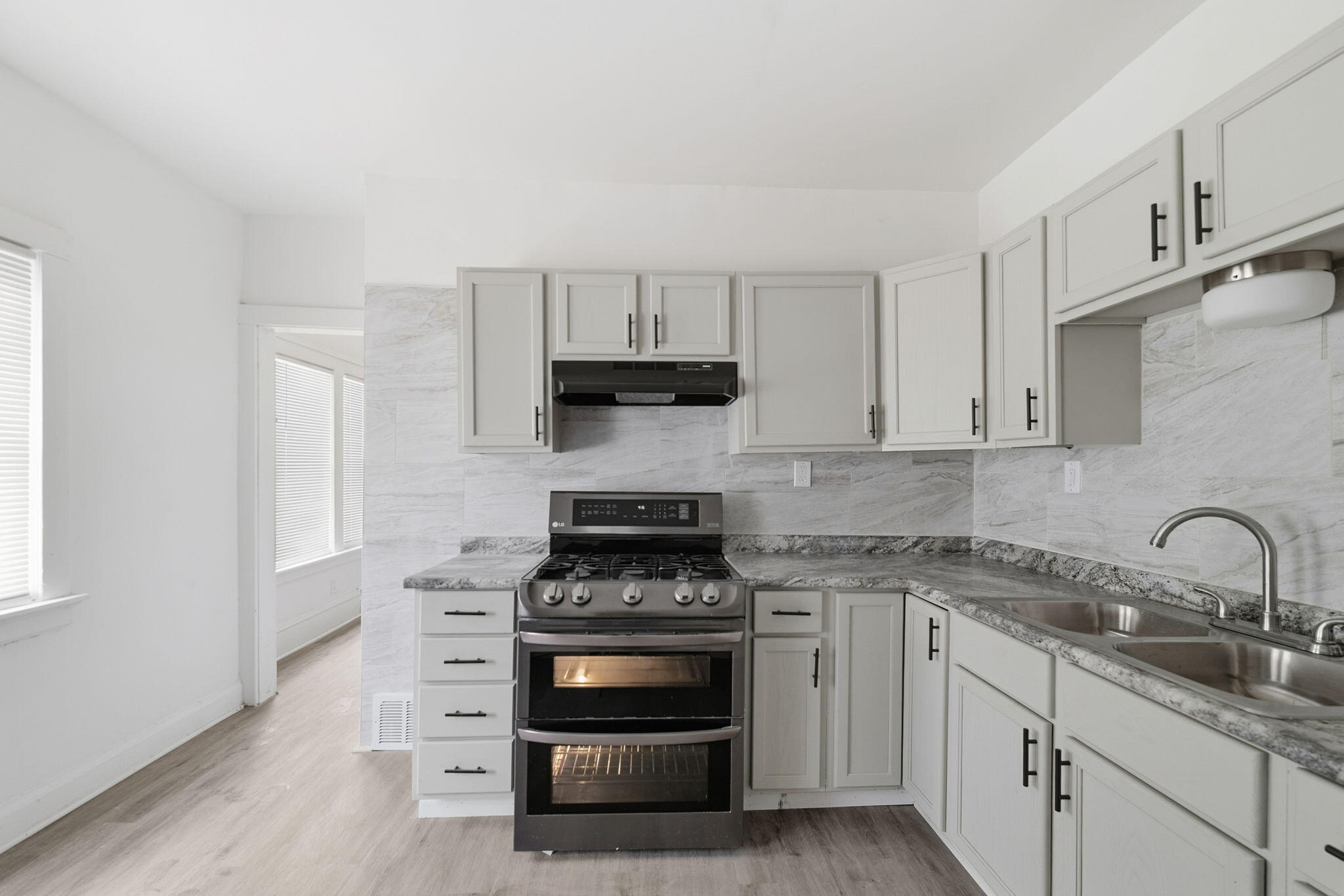 3282 North 30th Street, Unit 3284 Milwaukee, WI 53216 - Photo 11 of 31 11-web-or-mls-_1588854 Alexis Treadway