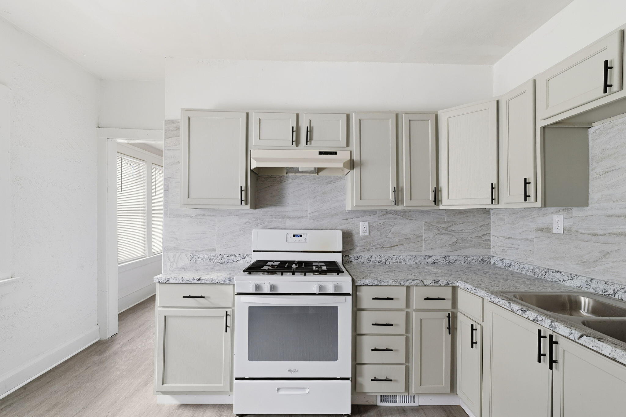 3282 North 30th Street, Unit 3284 Milwaukee, WI 53216 - Photo 13 of 31 13-web-or-mls-_1588896 Alexis Treadway