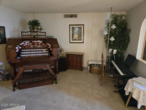 $2,600 | 10461 West Wininger Circle, Sun City, AZ 85351