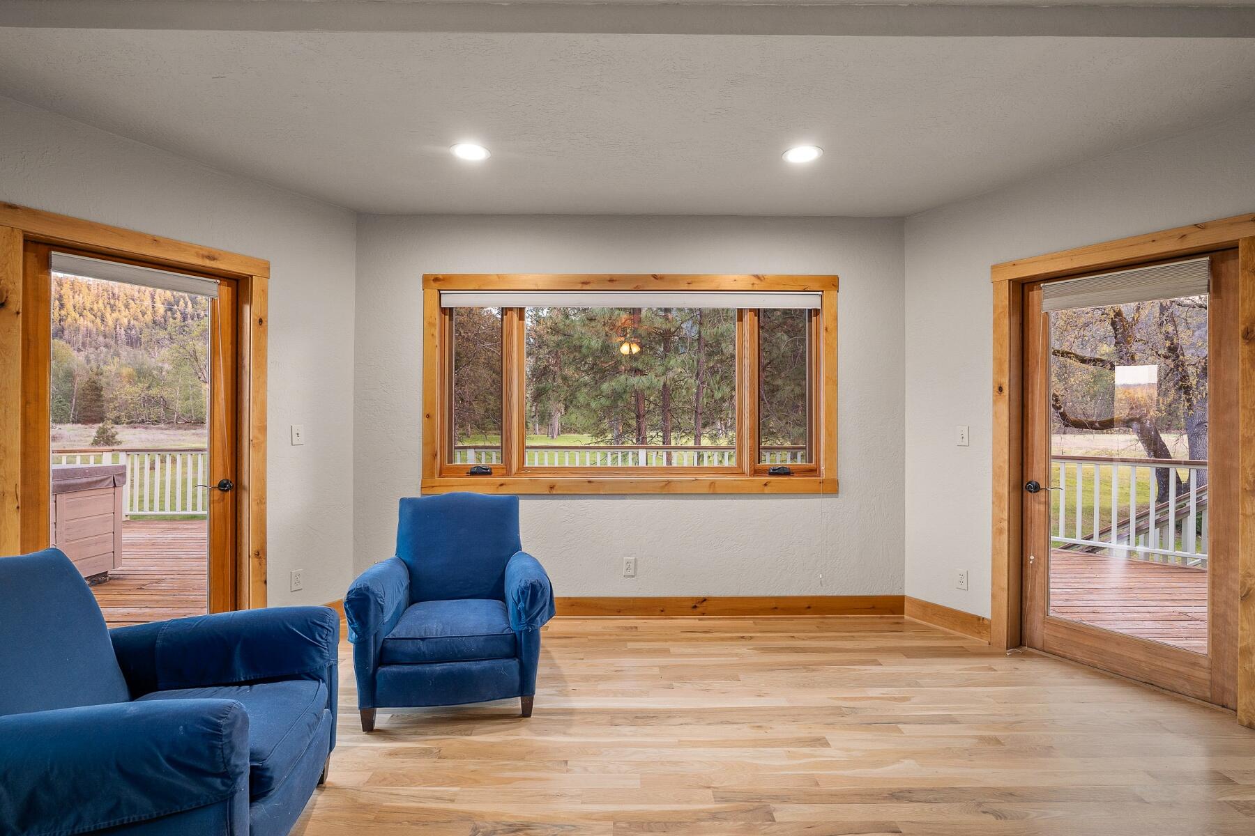 17911 North Applegate Road Grants Pass, OR 97527 - Photo 23 of 77 batch_17911NApplegateRd-023