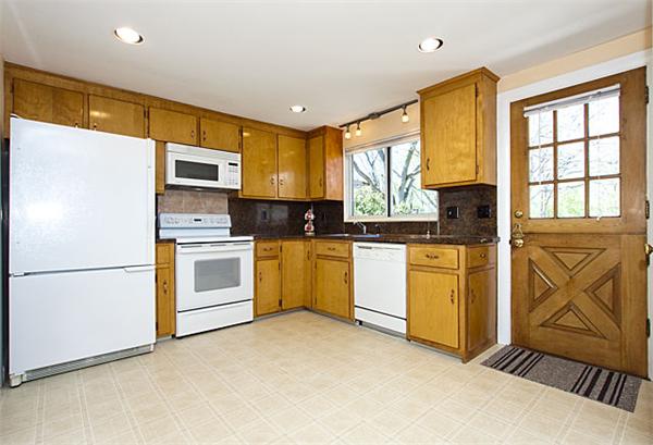 15 Hill Street Needham, MA 02494 - Photo 11 of 28 Gallery Image 11