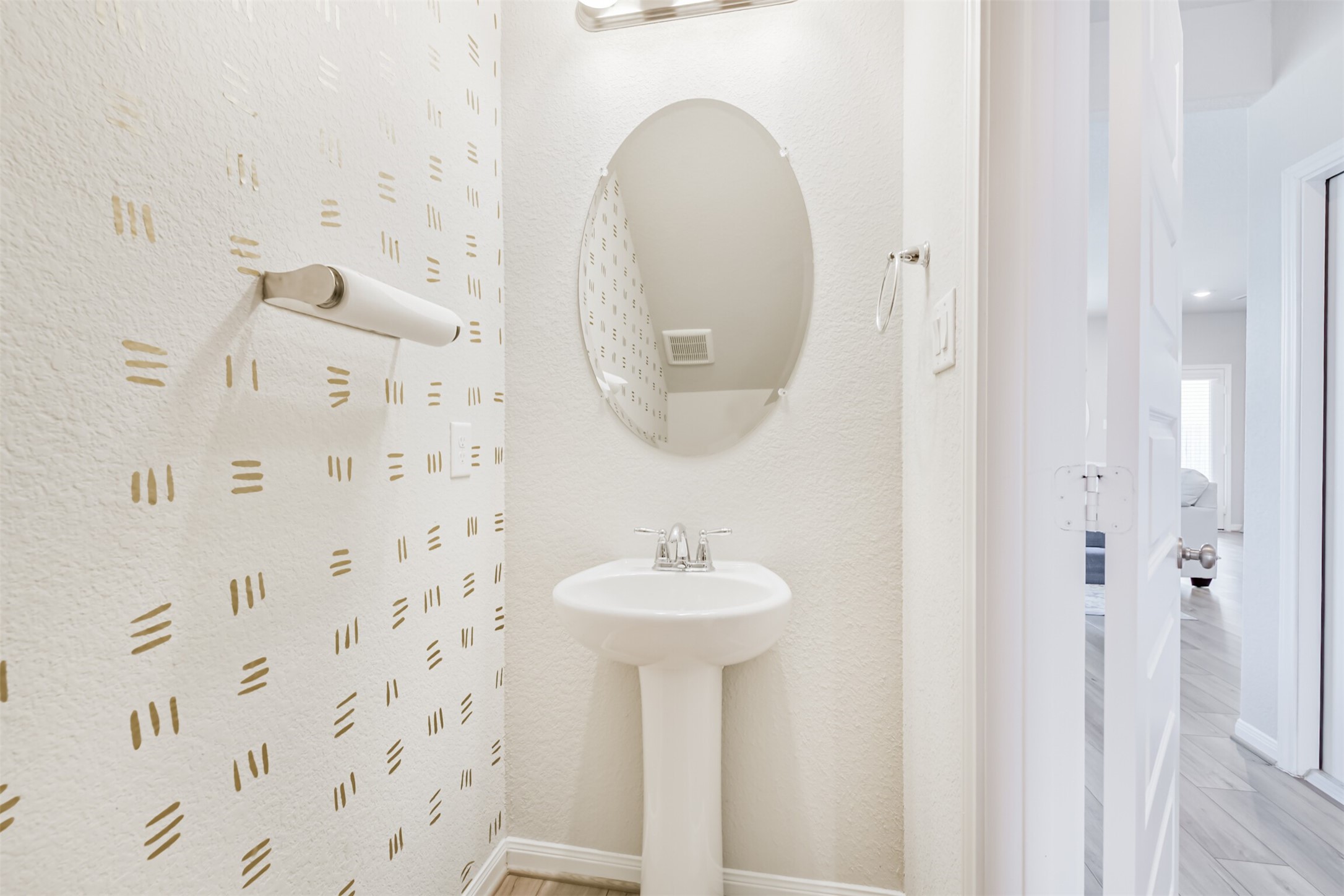 17465 Buckeye Branch Conroe, TX 77385 - Photo 15 of 47 Down stairs powder room