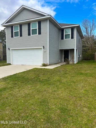 $2,350 | 2113 Toulouse Street, Ocean Springs, MS 39564