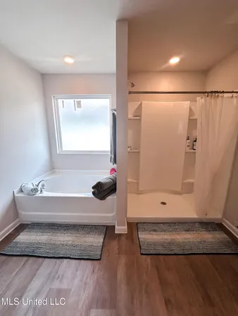 $2,350 | 2113 Toulouse Street, Ocean Springs, MS 39564