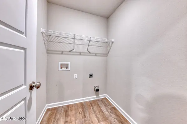 $2,350 | 2113 Toulouse Street, Ocean Springs, MS 39564