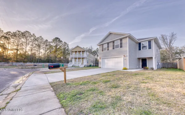 $2,350 | 2113 Toulouse Street, Ocean Springs, MS 39564