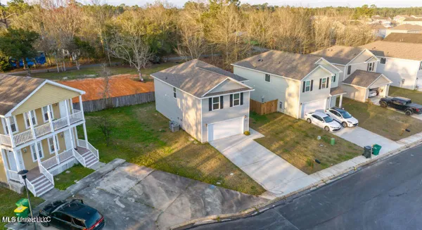$2,350 | 2113 Toulouse Street, Ocean Springs, MS 39564