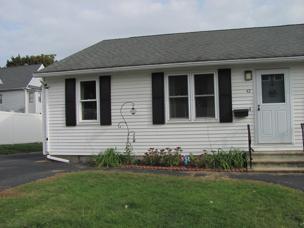 42 Grammont Road Worcester, MA 01607 - Photo 1 of 14 Gallery Image 1