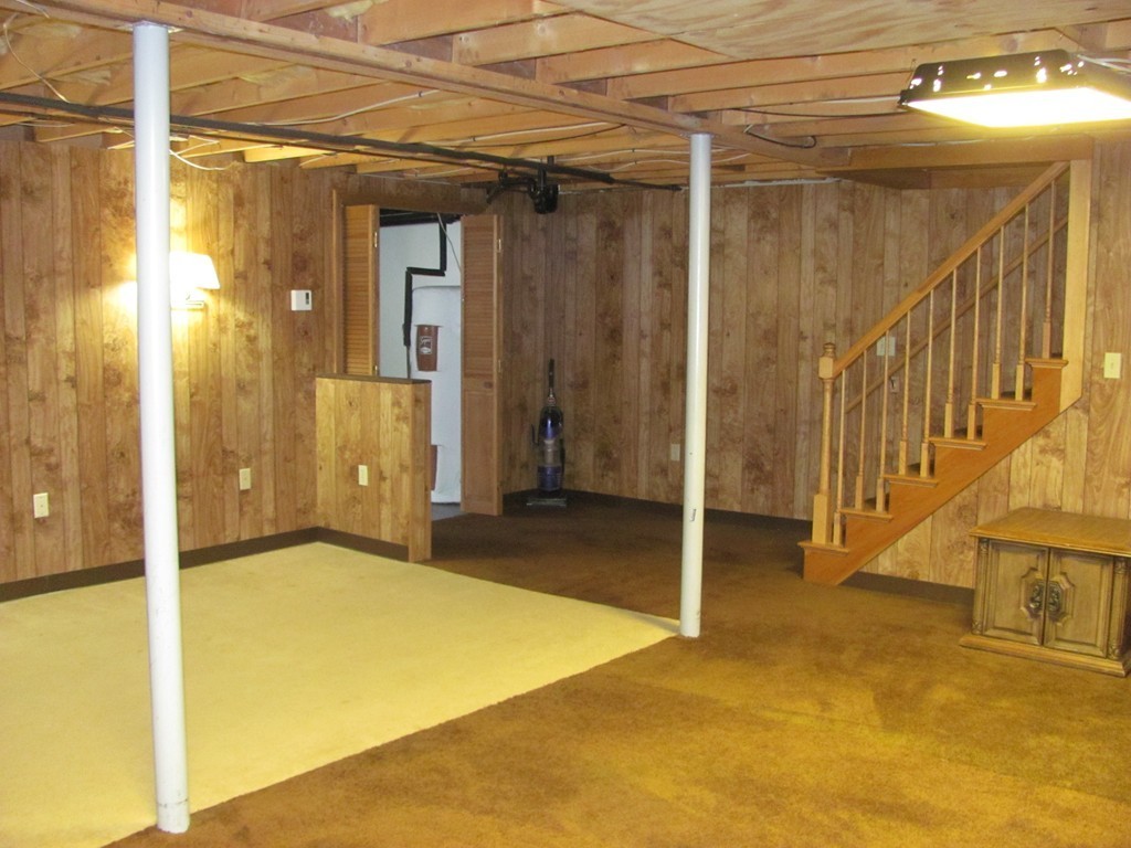 42 Grammont Road Worcester, MA 01607 - Photo 11 of 14 Gallery Image 11