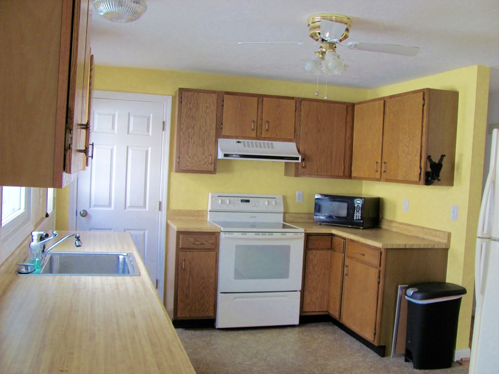 42 Grammont Road Worcester, MA 01607 - Photo 2 of 14 Gallery Image 2