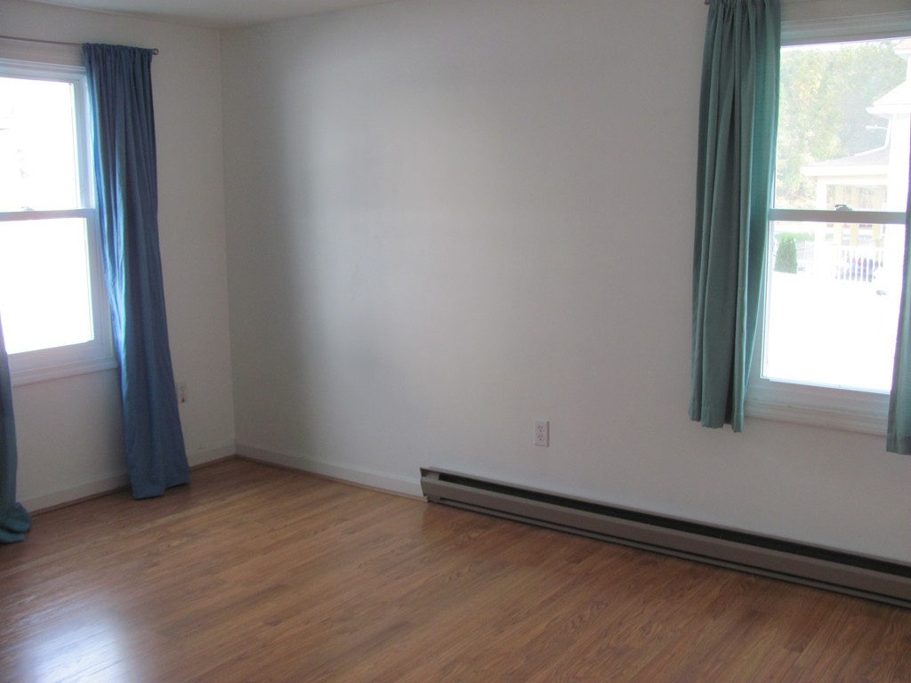 42 Grammont Road Worcester, MA 01607 - Photo 7 of 14 Gallery Image 7