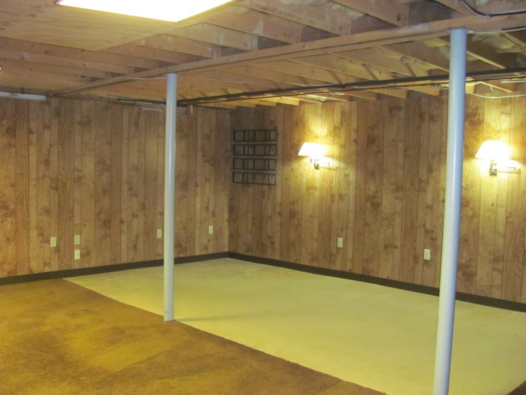 42 Grammont Road Worcester, MA 01607 - Photo 10 of 14 Gallery Image 10