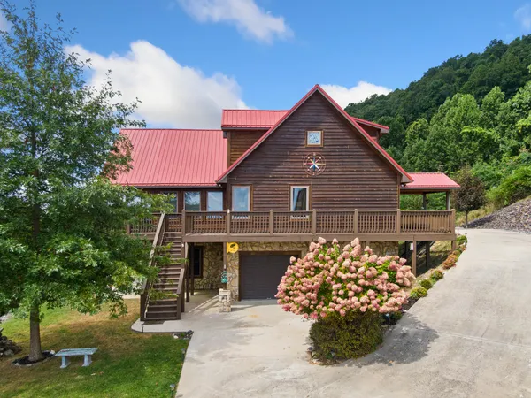 $699,900 | 316 Reflections Pt Trail, Fancy Gap, VA 24328