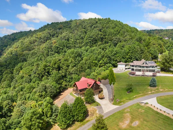 $699,900 | 316 Reflections Pt Trail, Fancy Gap, VA 24328