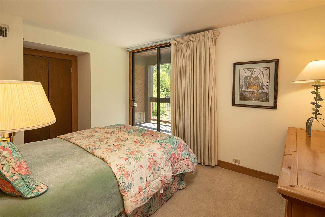 3061 Silver Strike Truckee, CA 96161 - Photo 16 of 21