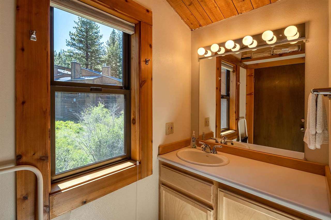 3061 Silver Strike Truckee, CA 96161 - Photo 9 of 21