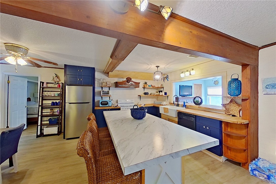 419 Pine Street St. Simons Island, GA 31522 - Photo 12 of 36