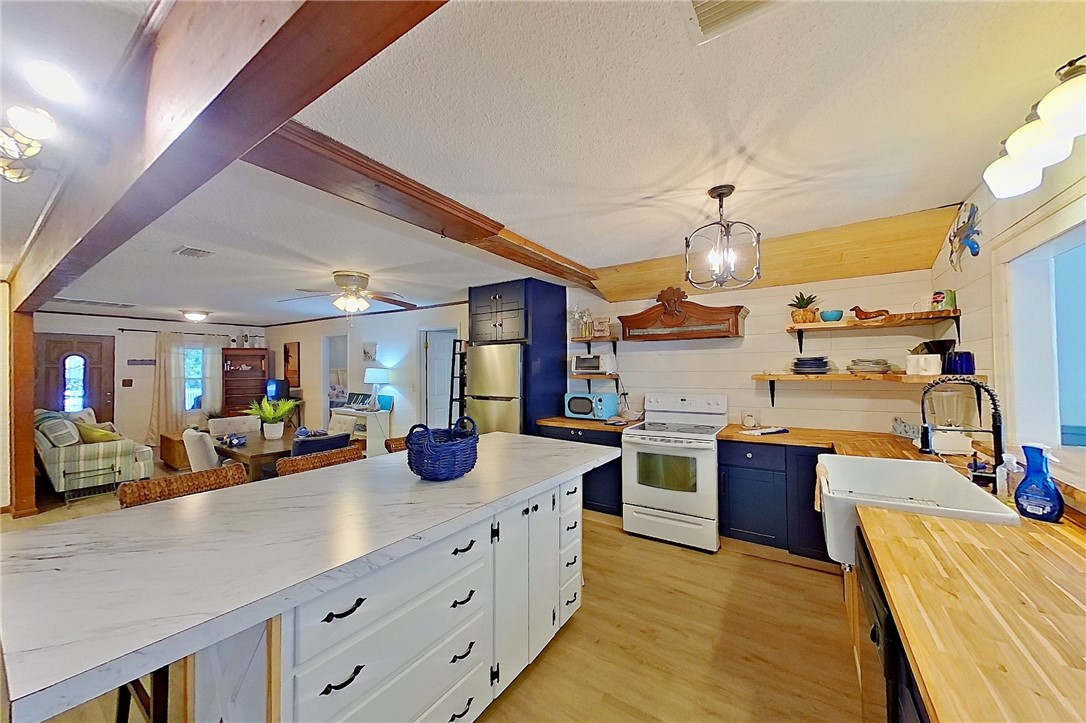 419 Pine Street St. Simons Island, GA 31522 - Photo 13 of 36