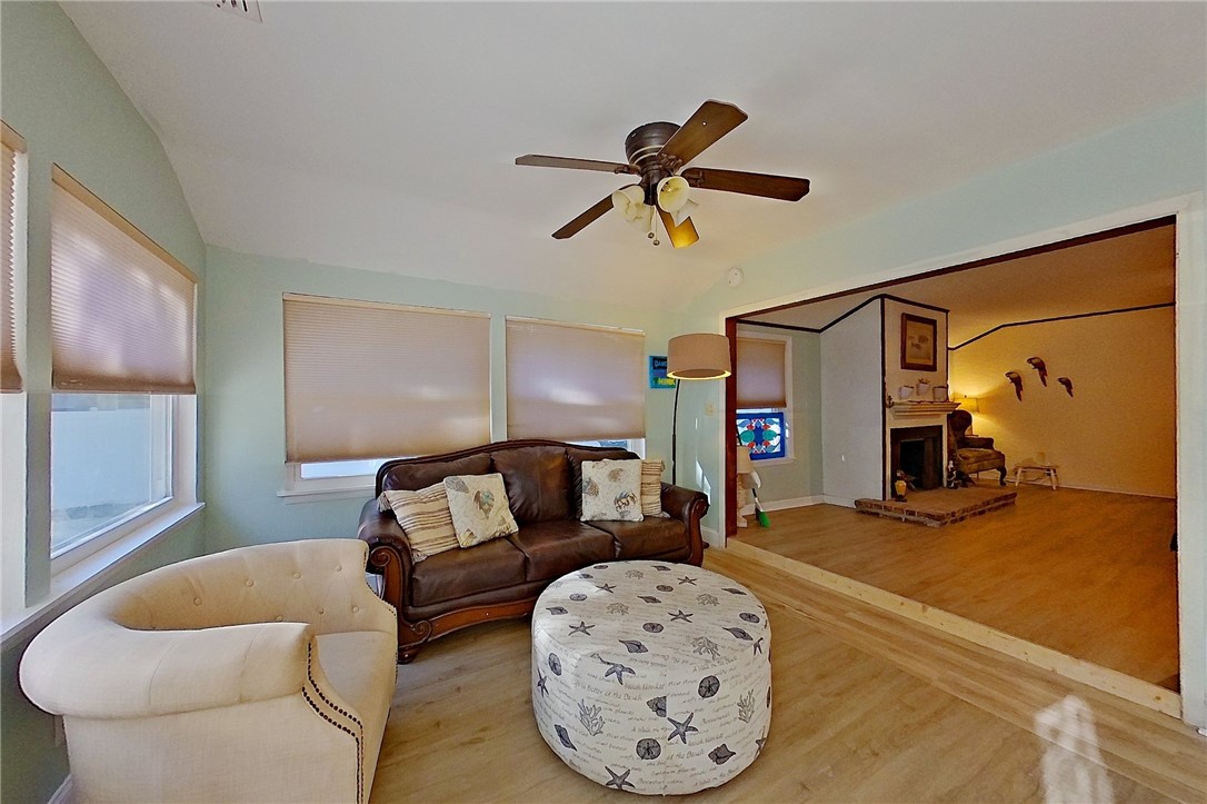 419 Pine Street St. Simons Island, GA 31522 - Photo 19 of 36