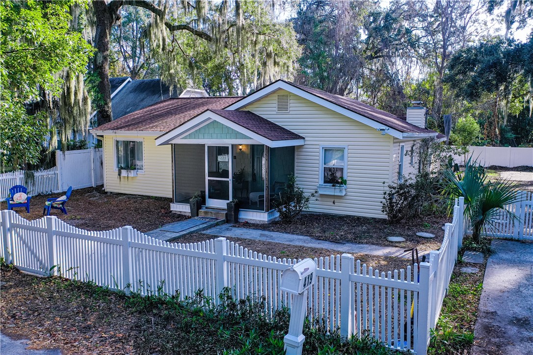 419 Pine Street St. Simons Island, GA 31522 - Photo 7 of 36
