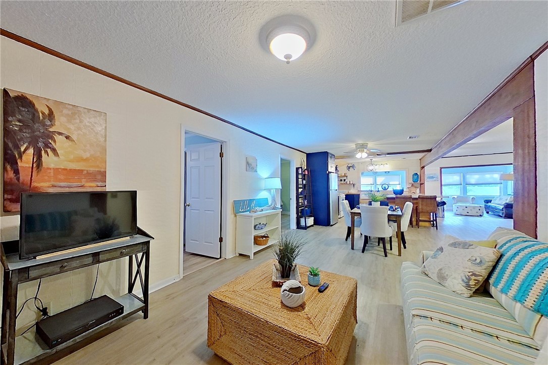 419 Pine Street St. Simons Island, GA 31522 - Photo 8 of 36