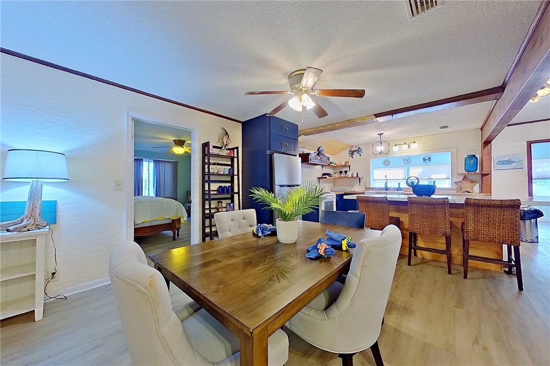 419 Pine Street St. Simons Island, GA 31522 - Photo 10 of 36