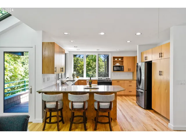 $895,000 | 6815 Northwest Concord Drive, Corvallis, OR 97330